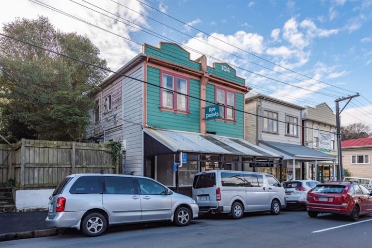 Photo of property in 106 Aro Street, Aro Valley, Wellington, 6021