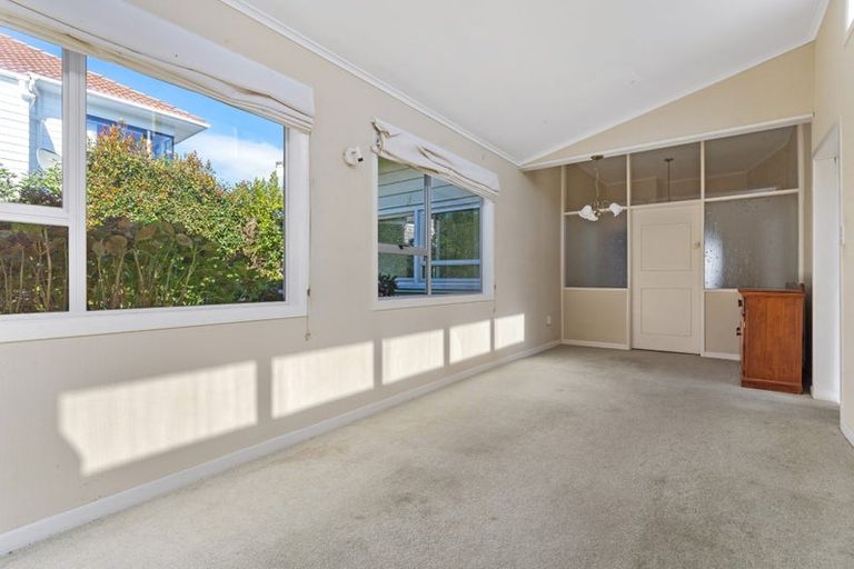 Photo of property in 3 Frieston Road, Milford, Auckland, 0620