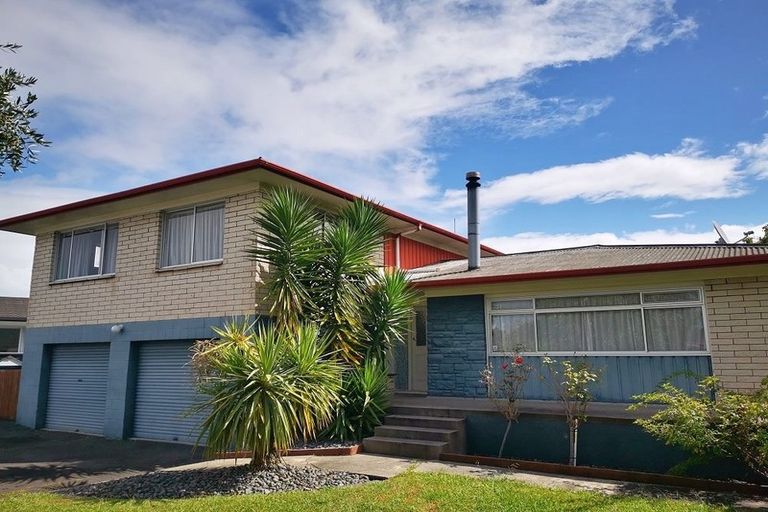 Photo of property in 16 Seamer Place, St Andrews, Hamilton, 3200