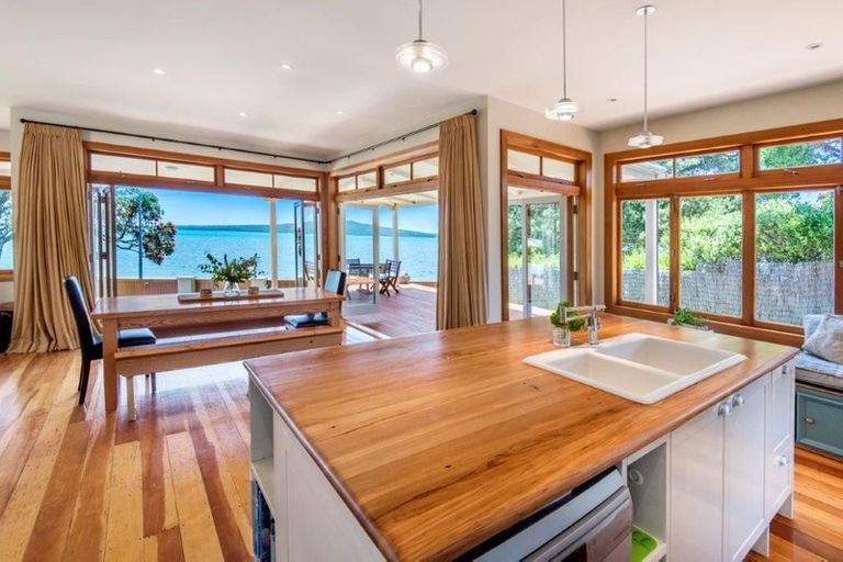 Photo of property in 48 Cheltenham Road, Devonport, Auckland, 0624