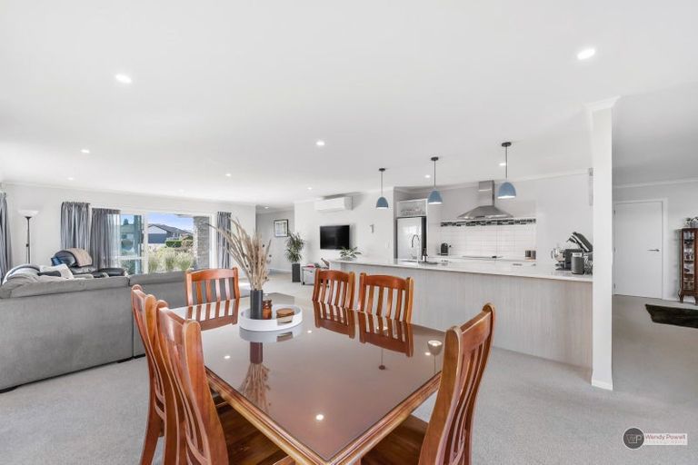 Photo of property in 12 Gardner Place, Otaki, 5512