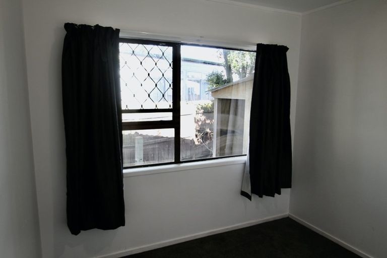 Photo of property in 2/12 Tamworth Close, Manurewa, Auckland, 2102