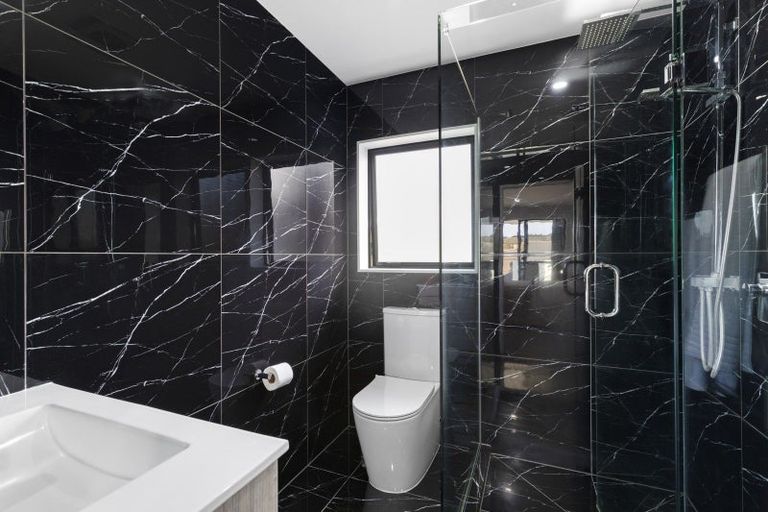 Photo of property in 1 Sai Ridge Close, Pukekohe, 2120