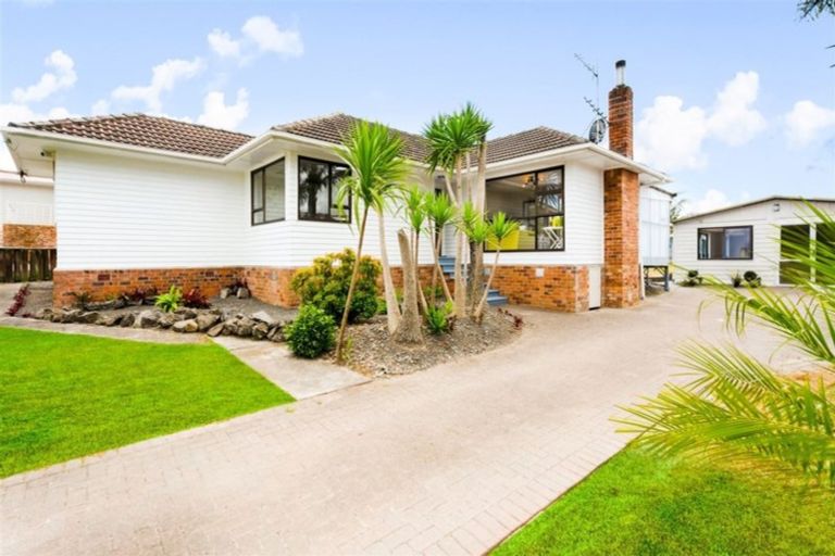 Photo of property in 14 Poto Street, Te Atatu South, Auckland, 0610
