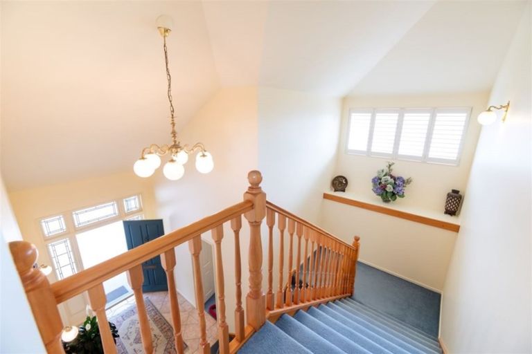 Photo of property in 3a Cron Avenue, Te Atatu South, Auckland, 0610