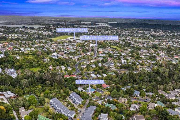 Photo of property in 2/10 Abbeygate Street, Birkdale, Auckland, 0626