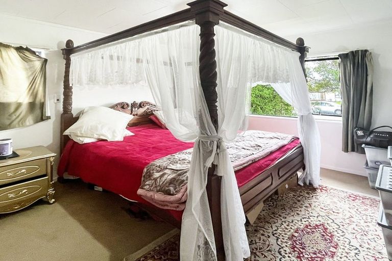 Photo of property in 86 Hillcrest Drive, Kelvin Grove, Palmerston North, 4414