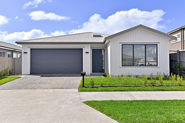 Photo of property in 1 Kainga Lane, Whenuapai, Auckland, 0618
