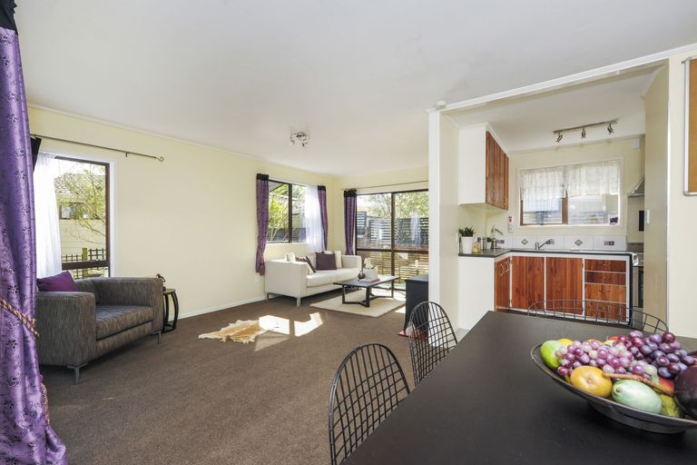 Photo of property in 68 Brunner Road, Glen Eden, Auckland, 0602