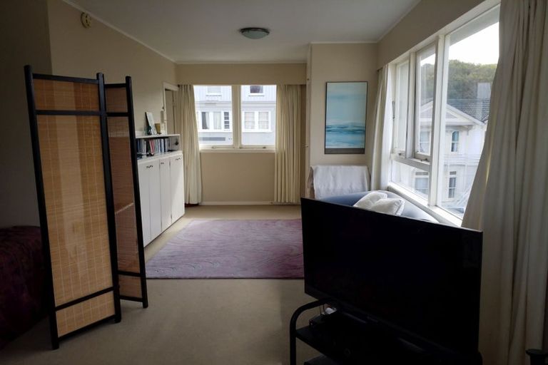 Photo of property in Churchill Flats, 213 The Terrace, Wellington Central, Wellington, 6011