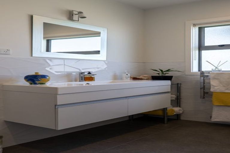 Photo of property in 12 Waimakariri Drive, Awatoto, Napier, 4110