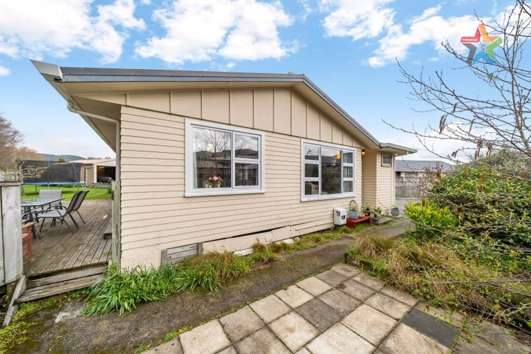 Photo of property in 5 Longfellow Street, Trentham, Upper Hutt, 5018