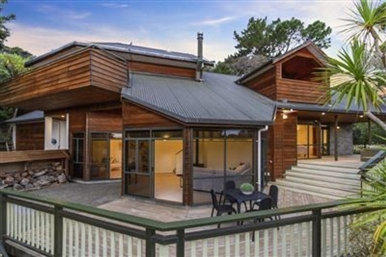 Photo of property in 9 The Knoll, Greenhithe, Auckland, 0632