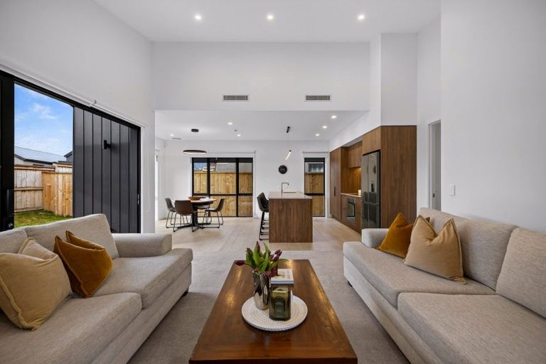 Photo of property in 6 Rushland Road, Jacks Point, 9371
