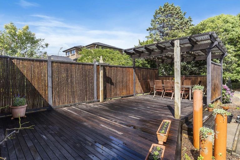 Photo of property in 136 Lynwood Road, New Lynn, Auckland, 0600