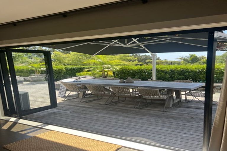 Photo of property in 48 Tawa Road, Kumeu, 0891