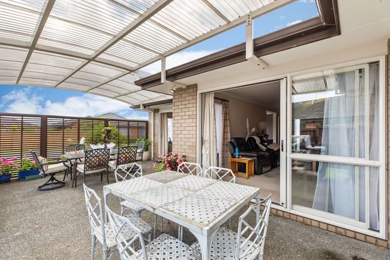 Photo of property in 34 Bellshill Close, Wattle Downs, Auckland, 2103