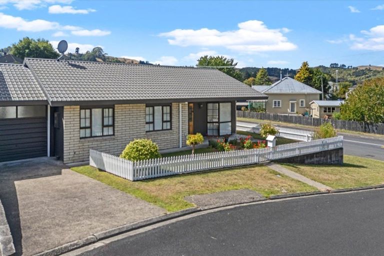 Photo of property in 2-4 Saint Lukes Crescent, Te Kuiti, 3910