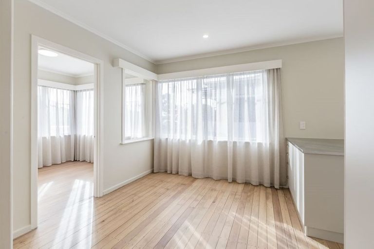 Photo of property in 33 Vipond Road, Stanmore Bay, Whangaparaoa, 0932