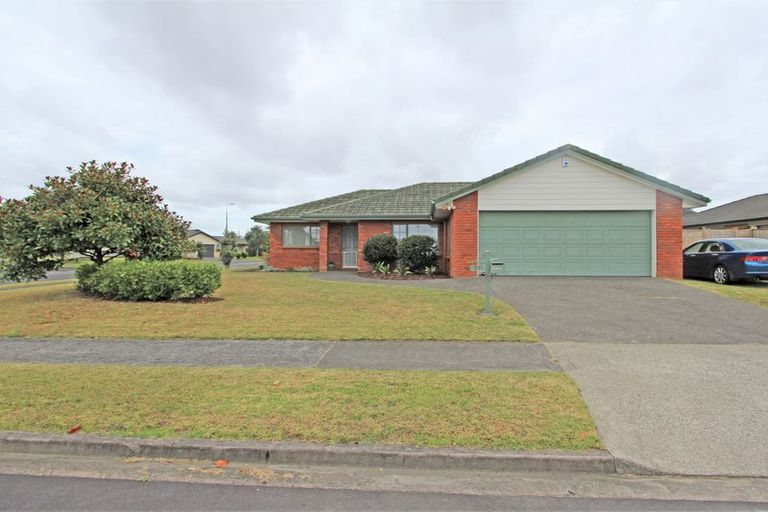 Photo of property in 27 Sandwick Drive, Weymouth, Auckland, 2103