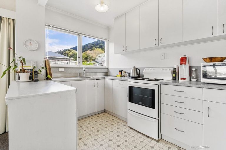 Photo of property in Newman Court Apartments, 2 Newman Terrace, Thorndon, Wellington, 6011