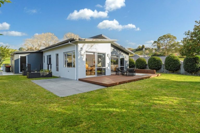 Photo of property in 16 Eagle Street, Welcome Bay, Tauranga, 3112