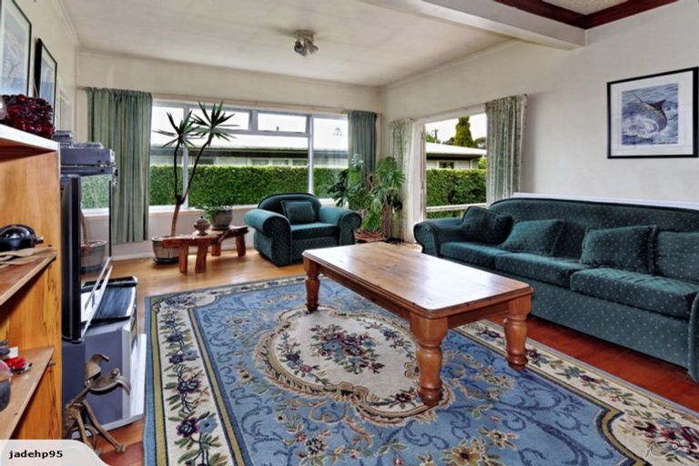 Photo of property in 122 Rathgar Road, Henderson, Auckland, 0610