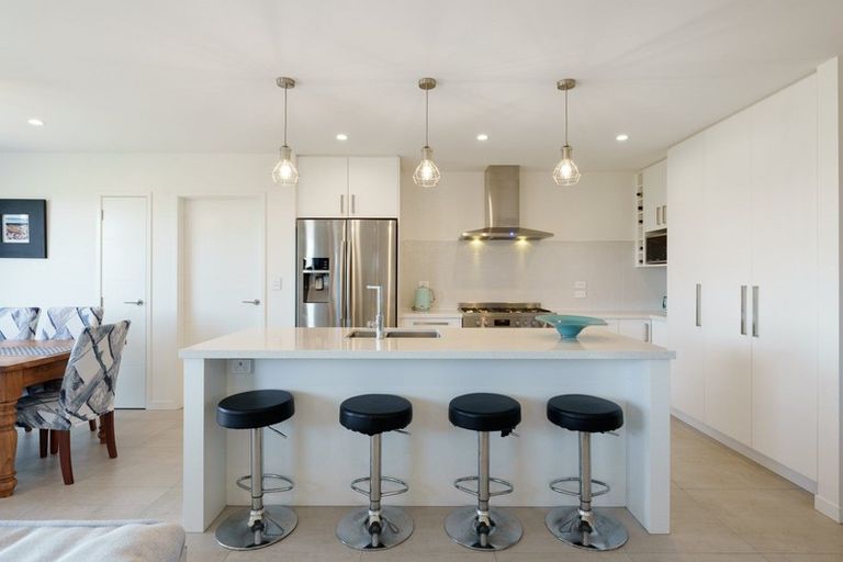 Photo of property in 77 Te Kio Crescent, Papamoa Beach, Papamoa, 3118