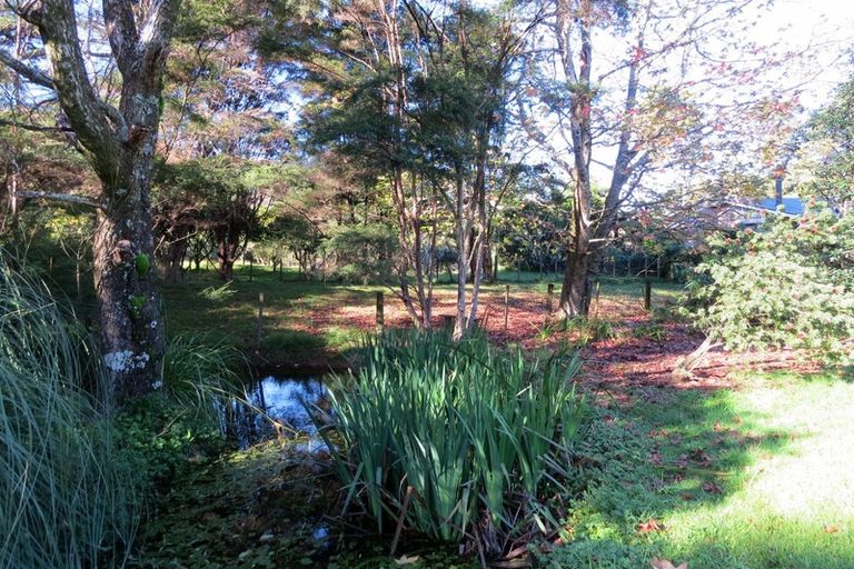 Photo of property in 30 Colville Road, Coromandel, 3506