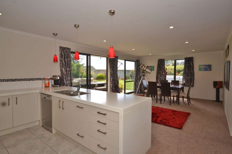Photo of property in 10 Kotare Heights, Kerikeri, 0230