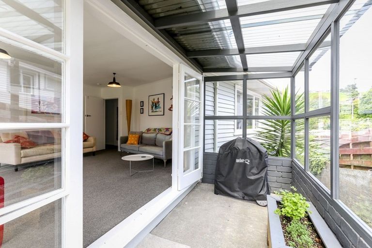 Photo of property in 22 Stuart Place, Blagdon, New Plymouth, 4310