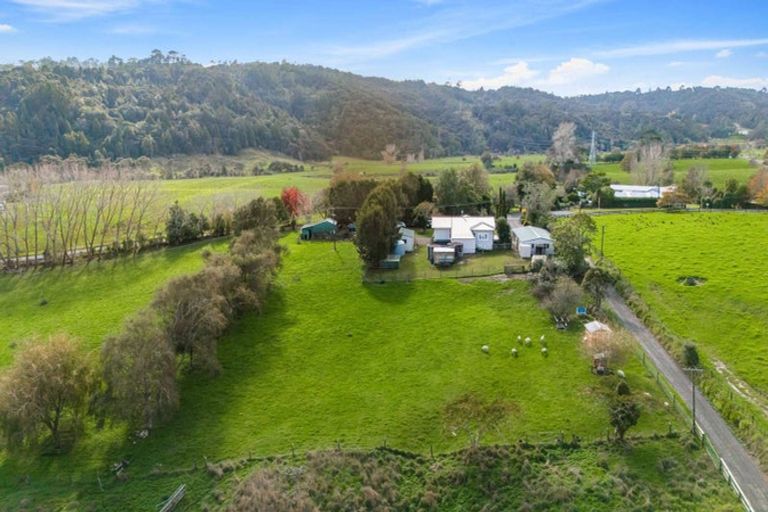 Photo of property in 124 Kanohi Road, Kaukapakapa, 0873