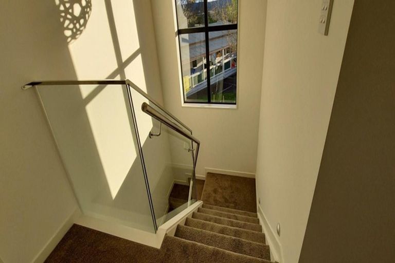 Photo of property in 29d Mackenzie Street, Te Atatu South, Auckland, 0610