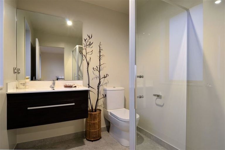 Photo of property in 182 Sunset Road, Unsworth Heights, Auckland, 0632