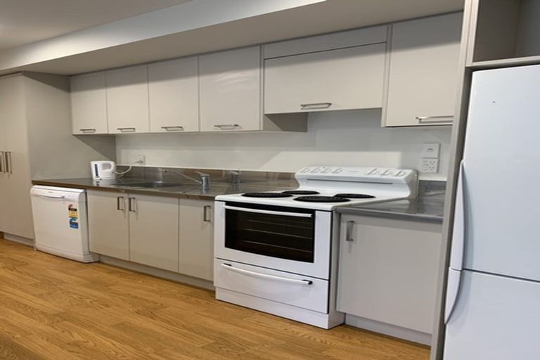 Photo of property in 17b Athol Terrace, Upper Riccarton, Christchurch, 8041