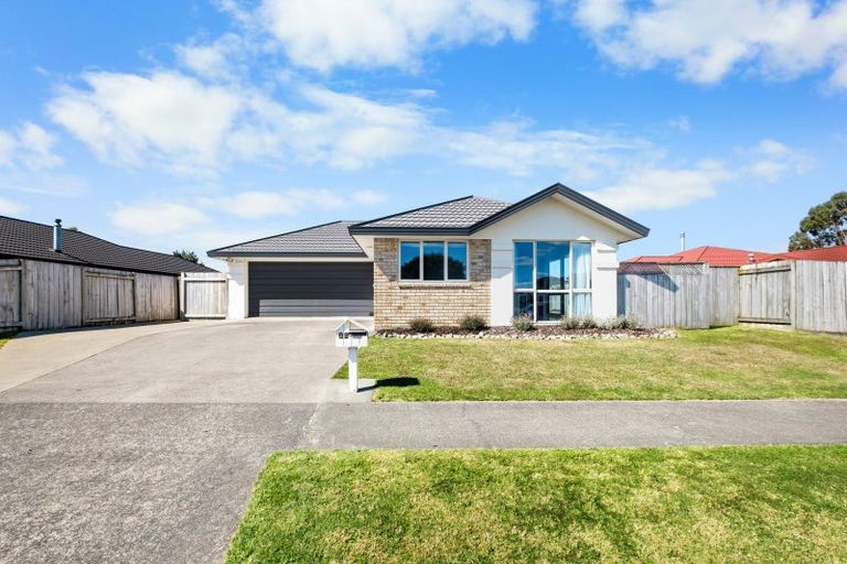 Photo of property in 18 Boston Parade, Kelvin Grove, Palmerston North, 4414