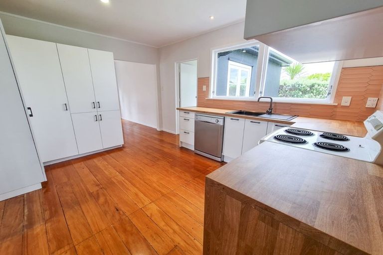 Photo of property in 36b Alberta Street, Point Chevalier, Auckland, 1022