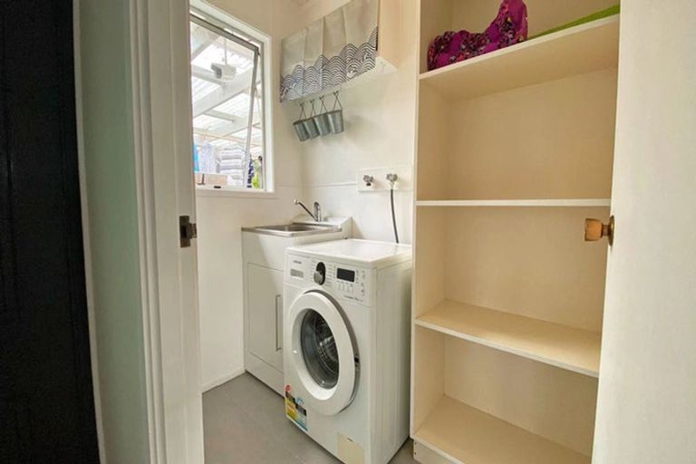 Photo of property in 22 Squirrel Lane, Browns Bay, Auckland, 0630