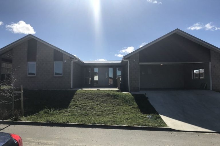 Photo of property in 21 Miharo Crescent, Flagstaff, Hamilton, 3210