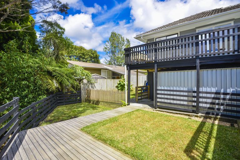 Photo of property in 22 Rimutaka Place, Titirangi, Auckland, 0604