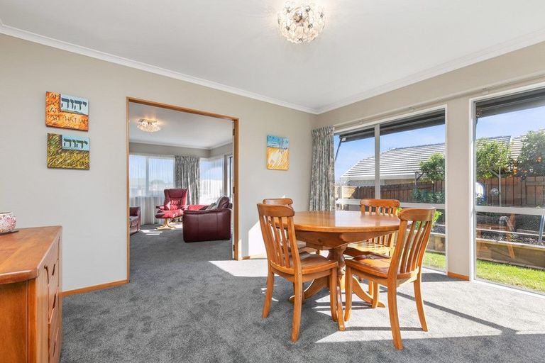 Photo of property in 5 Lucerne Place, Welcome Bay, Tauranga, 3112