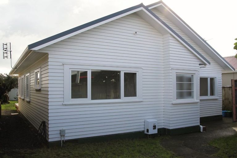 Photo of property in 238 Saint Aubyn Street, New Plymouth, 4310