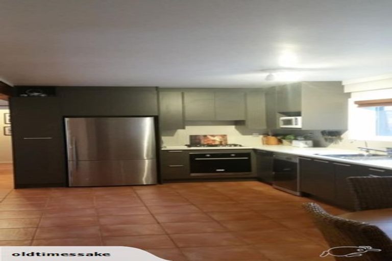 Photo of property in 18a Gledstane Road, Stanmore Bay, Whangaparaoa, 0932