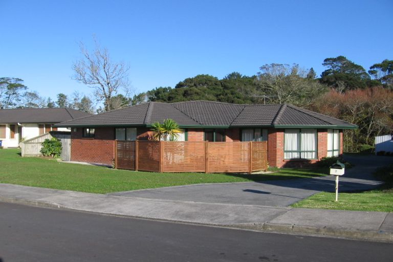 Photo of property in 7 Patsy O'hara Place, Swanson, Auckland, 0612