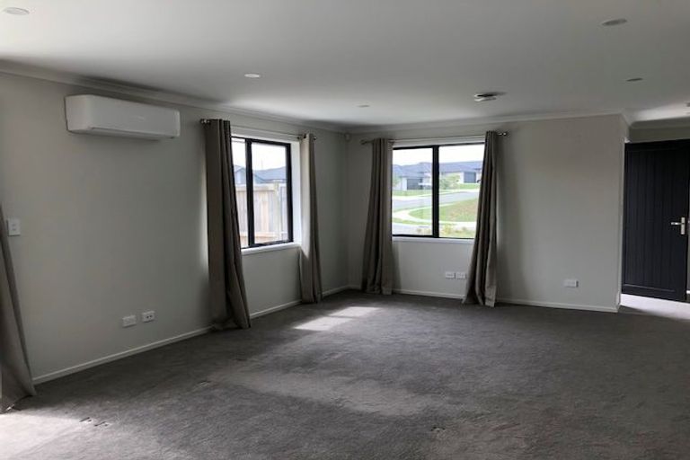 Photo of property in 4 James Elliot Way, Pokeno, 2402