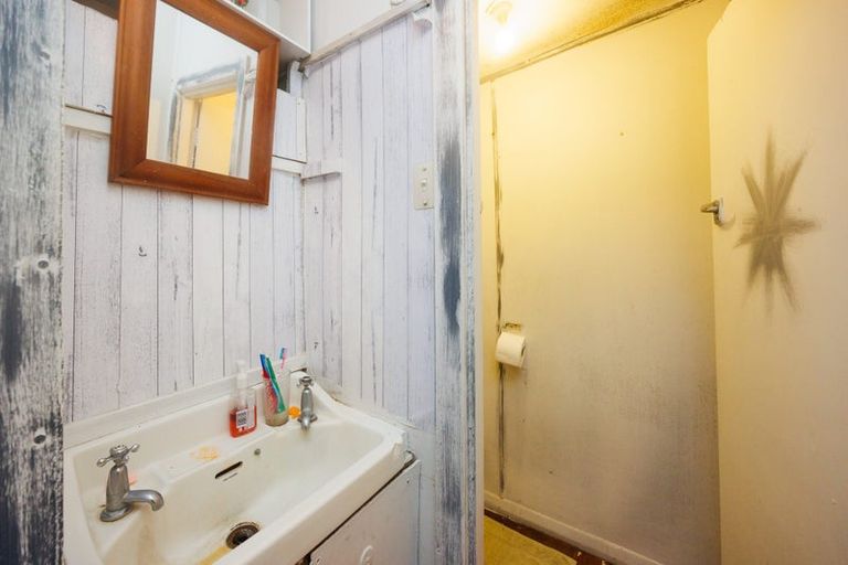 Photo of property in 23 Marine Parade South, Foxton Beach, Foxton, 4815