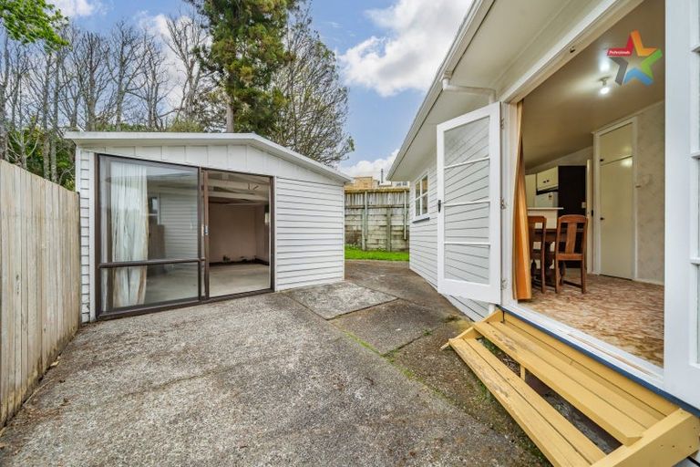 Photo of property in 385 Stokes Valley Road, Stokes Valley, Lower Hutt, 5019