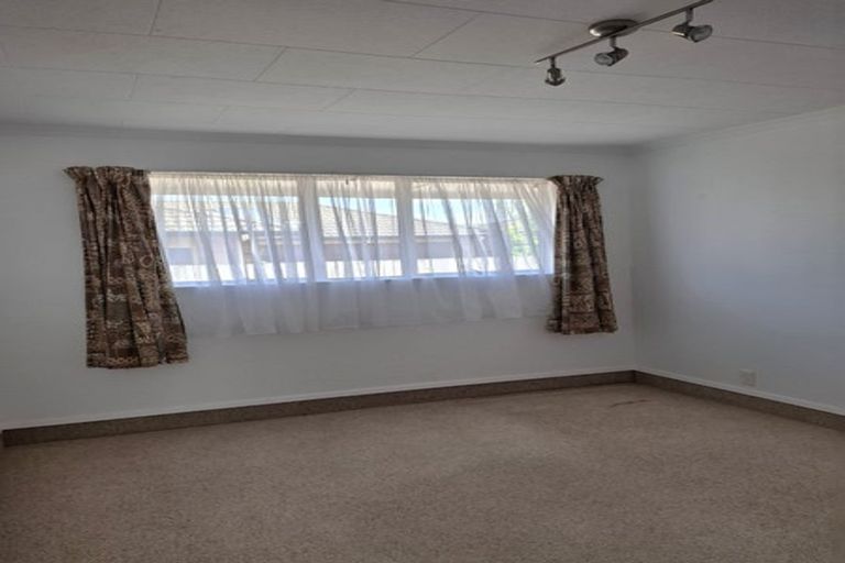 Photo of property in 34 Centreway Road, Orewa, 0931