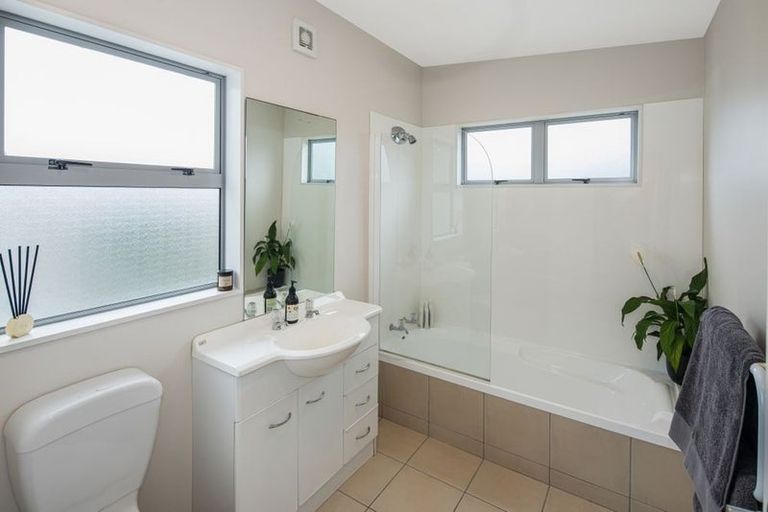 Photo of property in 46 Erlestoke Crescent, Churton Park, Wellington, 6037