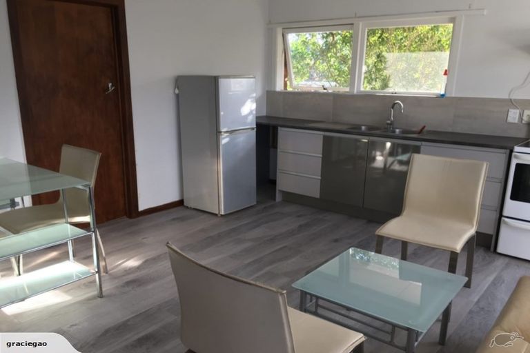 Photo of property in 2/58 Taharoto Road, Takapuna, Auckland, 0622